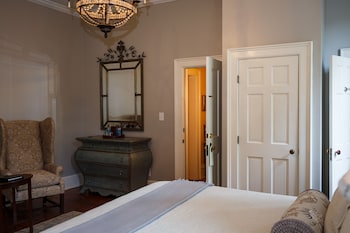 Luxury Main House King - Admiral Turner Room