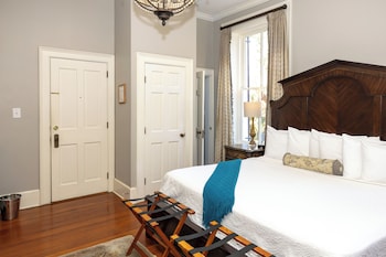 Luxury Main House King - Admiral Turner Room