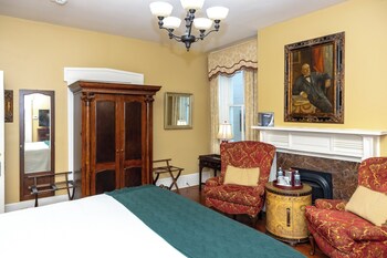 Luxury Main House King - Lindsey Room