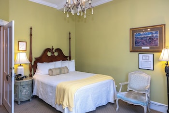 Main House Queen - Lee Room