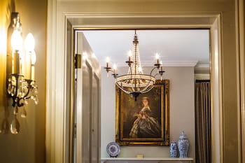 Luxury Main House King - Admiral Turner Room