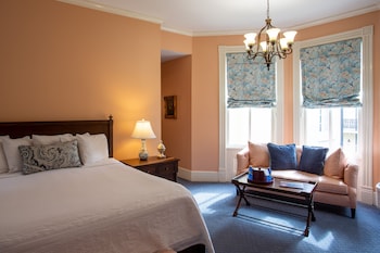 Luxury Main House Queen - J. Stephens Room