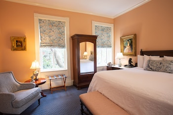 Luxury Main House Queen - J. Stephens Room