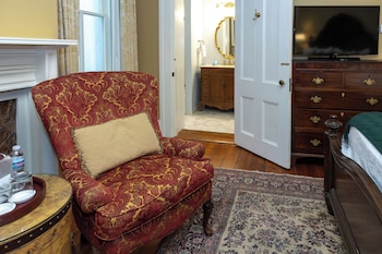 Luxury Main House King - Lindsey Room
