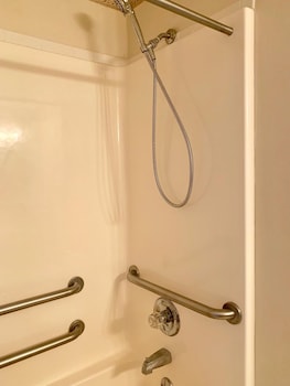 Studio, 1 King Bed, Accessible