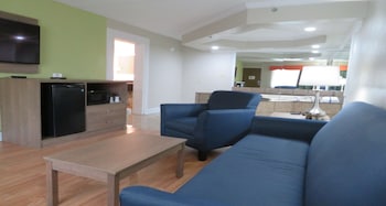 Suite, 1 King Bed, Accessible, Jetted Tub (with Sofabed)