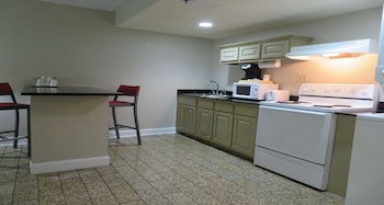 Suite, 1 King Bed, Accessible, Kitchen (with Sofabed)