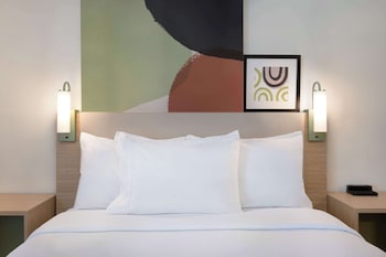 Room, 1 Queen Bed, Accessible (Mobility & Roll-In Shower)