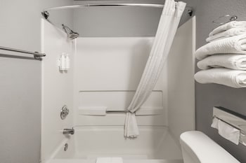 Suite w/ 2Queen Beds, Stairs Only