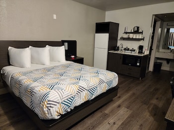 Standard Room, 1 Queen Bed, Accessible, Non Smoking