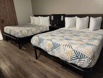 Standard Room, 2 Queen Beds, Accessible, Non Smoking