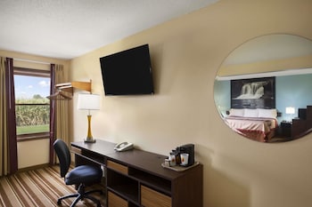 Studio Suite, 1 King Bed, Non Smoking