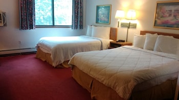 Standard room with two queen beds non sm