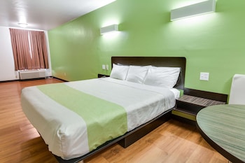 Standard Room, 1 King Bed, Accessible, Non Smoking