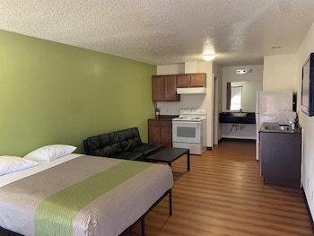 Standard Room, 1 King Bed, Accessible, Non Smoking