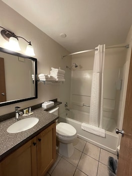 Deluxe Studio Suite, 1 King Bed, Non Smoking