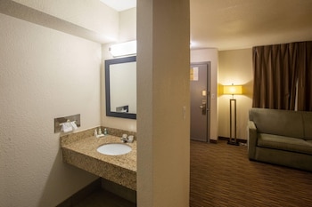 Room, 1 King Bed, Non Smoking (Efficiency, Upgrade)