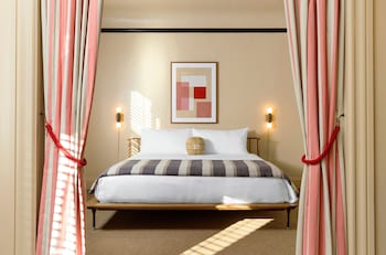 Suite, 1 Queen Bed