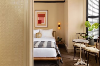 Standard Room, 1 King Bed (The King)