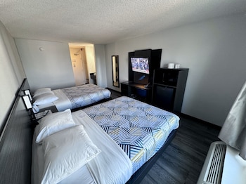 Standard Room, 2 Queen Beds, Non Smoking, Refrigerator & Microwave
