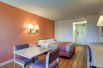 Standard Room, 1 Queen Bed, Non Smoking