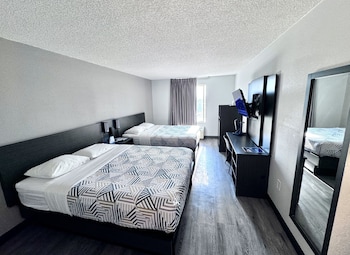 Standard Room, 2 Queen Beds, Non Smoking, Refrigerator & Microwave
