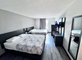 Standard Room, 2 Queen Beds, Non Smoking, Refrigerator & Microwave