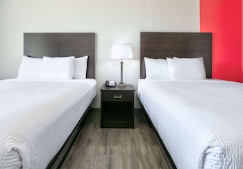 Room, 2 Queen Beds, Non Smoking, Poolside (Interior)