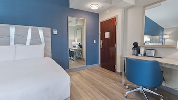 Suite, 2 Queen Beds, Non Smoking, Refrigerator & Microwave (Larger Room;with Sofabed)