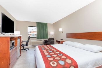 Suite, 1 Queen Bed, Kitchen