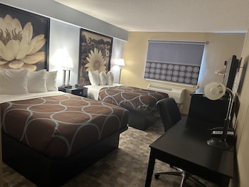 Room, 2 Queen Beds, Non Smoking