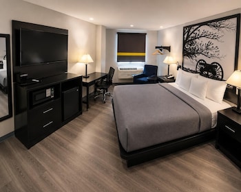 Standard Room, 1 King Bed