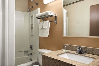 Studio Suite, 1 Queen Bed, Non Smoking