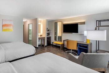Suite, 2 Queen Beds, Non Smoking
