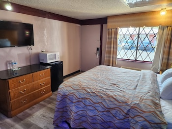 Deluxe Room, Smoking (Jacuzzi)