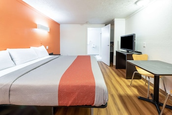 Standard Room, 1 King Bed, Smoking