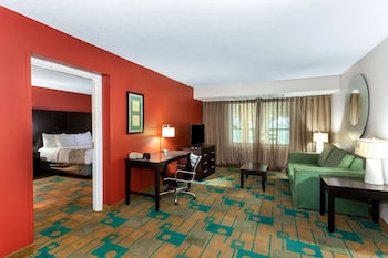 Deluxe Suite, 1 King Bed, Non Smoking