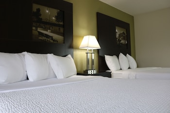 Room, 2 Queen Beds, Accessible, Non Smoking (Mobility)