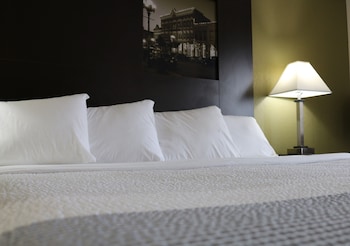 Room, 1 King Bed, Non Smoking