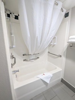 Room, 1 Queen Bed, Accessible, Non Smoking (Bathtub w/ Grab Bars)