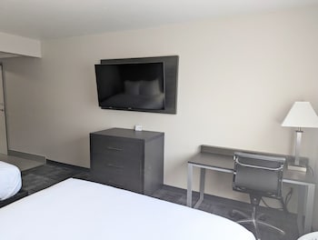 Room, 2 Queen Beds, Non Smoking