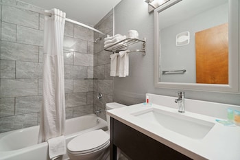 Deluxe Room, 1 Queen Bed, Non Smoking