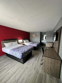 Standard Room, 2 Queen Beds, Non Smoking