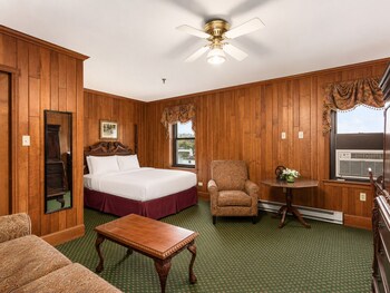 Queen Junior Suite