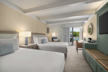 Room, 2 Queen Beds, Accessible, Pool View