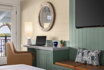 Room, 2 Queen Beds, Accessible, Resort View