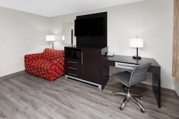 Suite, 2 Queen Beds, Non Smoking (No Pets)