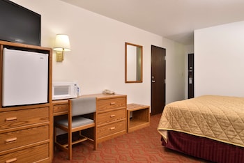 Suite, 1 King Bed, Smoking