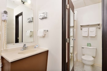 Suite, 1 King Bed, Smoking