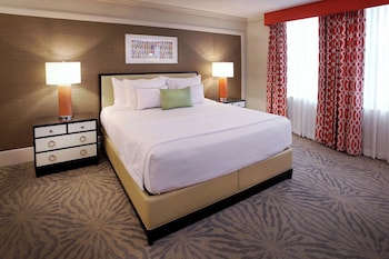 Deluxe Room, 1 King Bed, Smoking